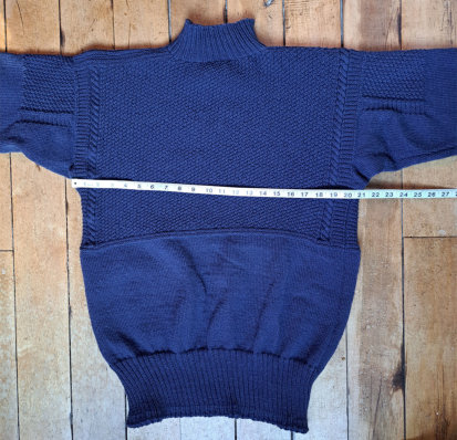 Size 42 Scarborough Gansey in navy